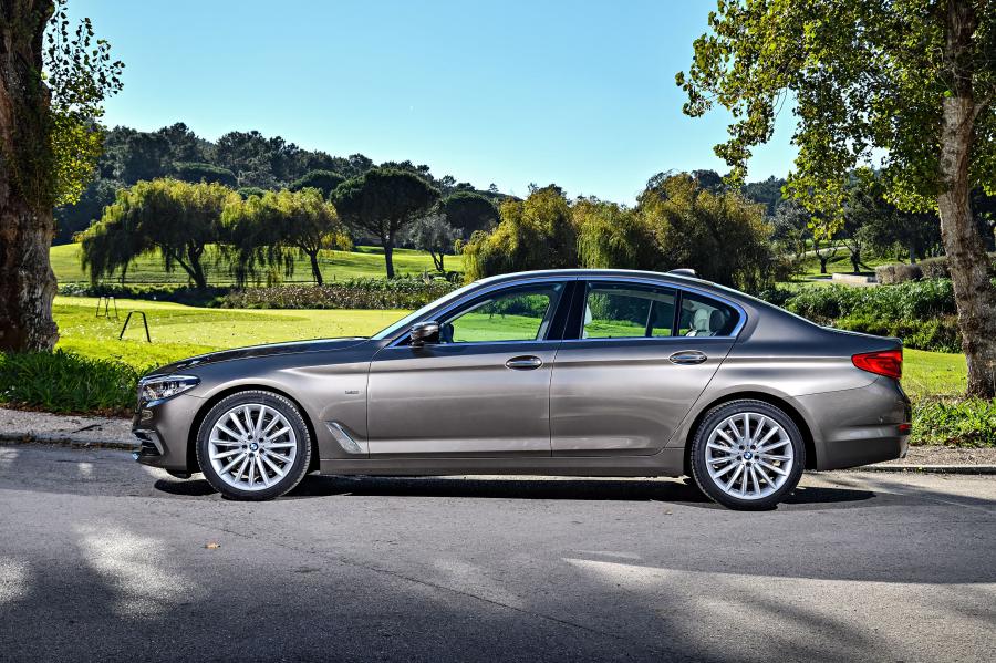  BMW 520d Sedan Luxury Line 2017 года  (WW) (фото 29 из 42)